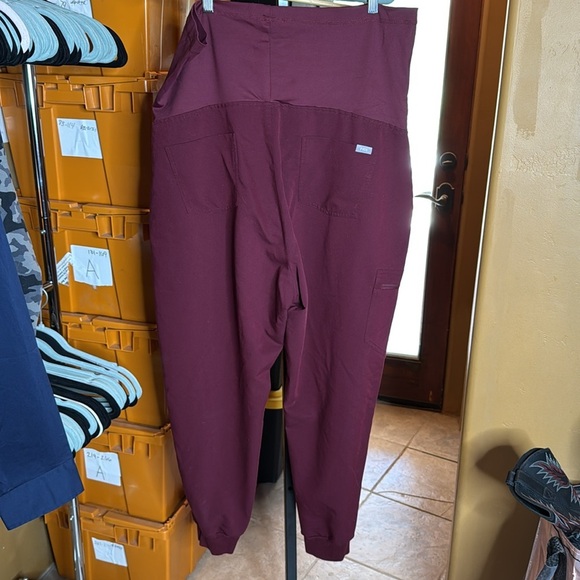 FIGS Burgundy Maternity Jogger Scrub Pants Size XXL - Picture 12 of 16